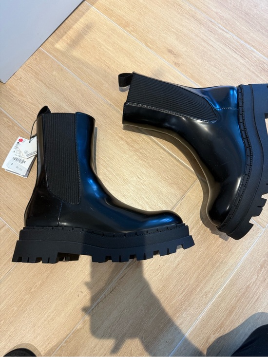 Zara Shoes - Zara Chunky Black Chelsea Lug Boots